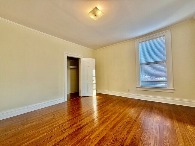 Foto del edificio - 225 N Broadway