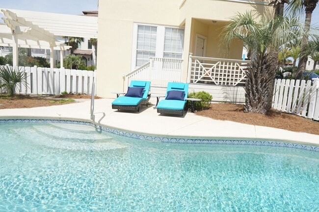 Building Photo - Beautiful 7-Bedroom Beachfront Home on 30A