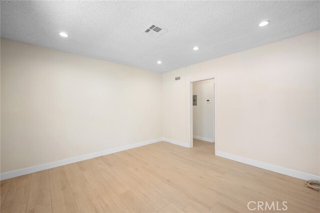 Building Photo - 1009 W Angeleno Ave