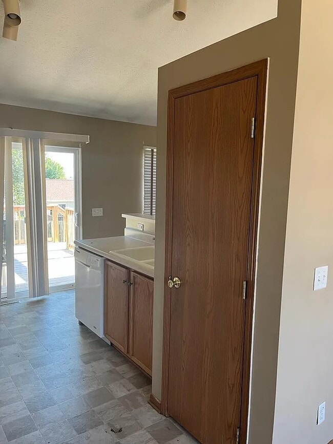 Foto del edificio - 17837 Olive St