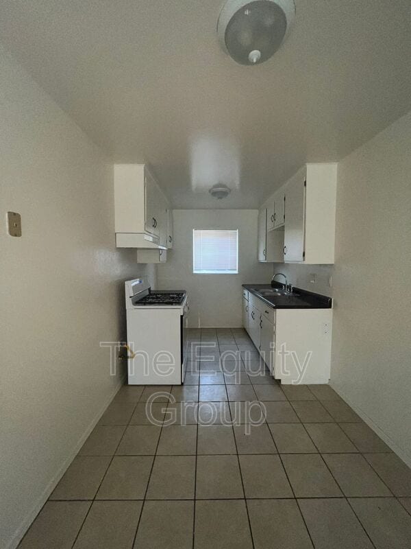 Building Photo - 2020 North Ave