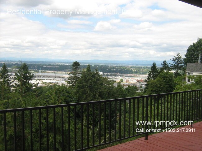 Building Photo - 3015 NW Luray Ter