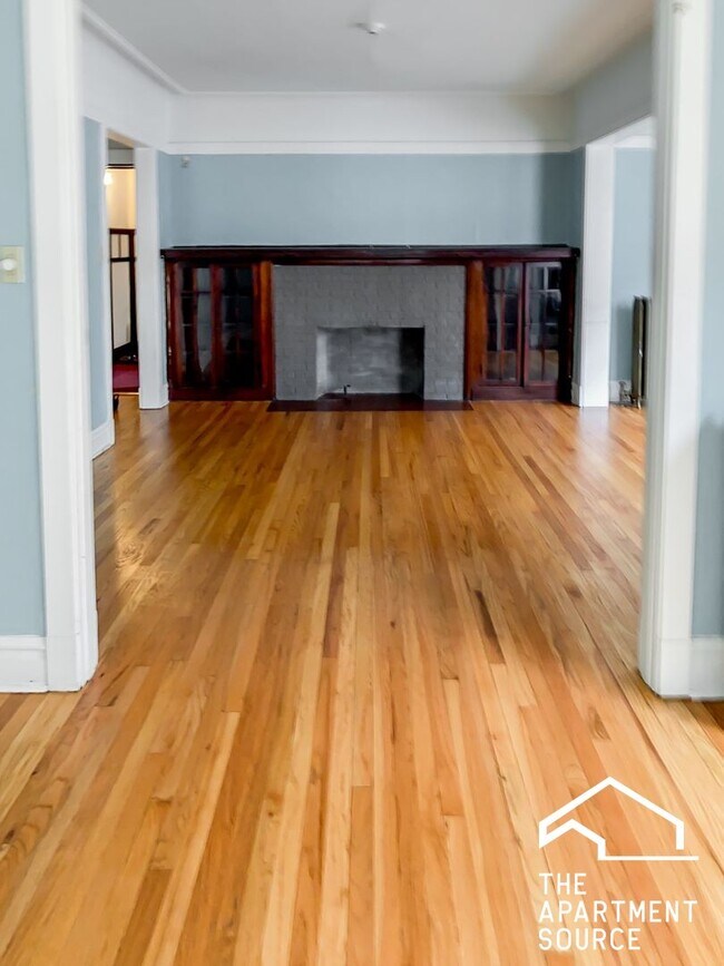 Building Photo - 3817 N Lawndale Ave