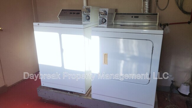 Building Photo - 1201-11 1/2 11 1/2 St N