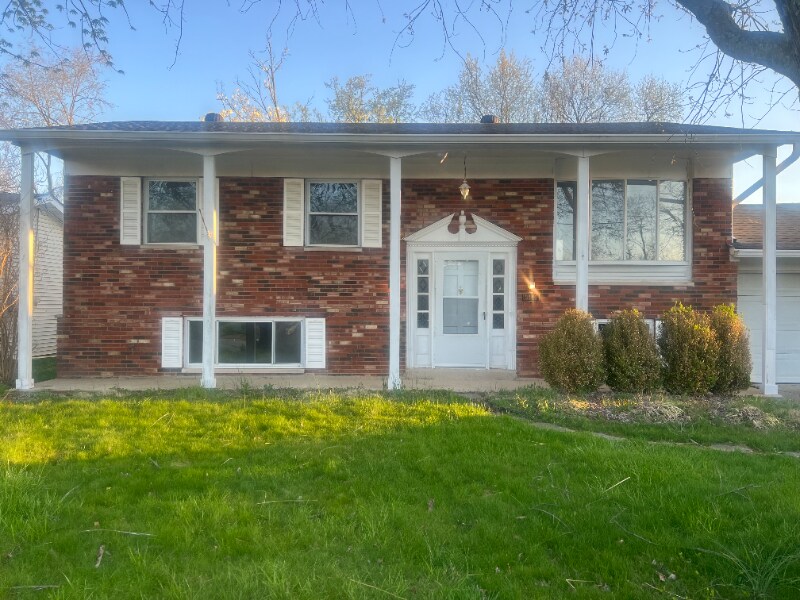 Primary Photo - 3340 Fir Tree Ln