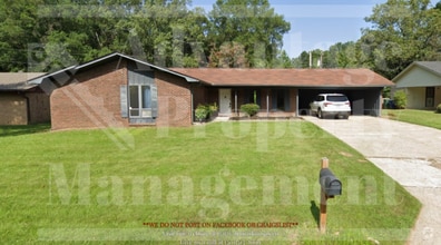 Building Photo - 127 Oaklawn Dr