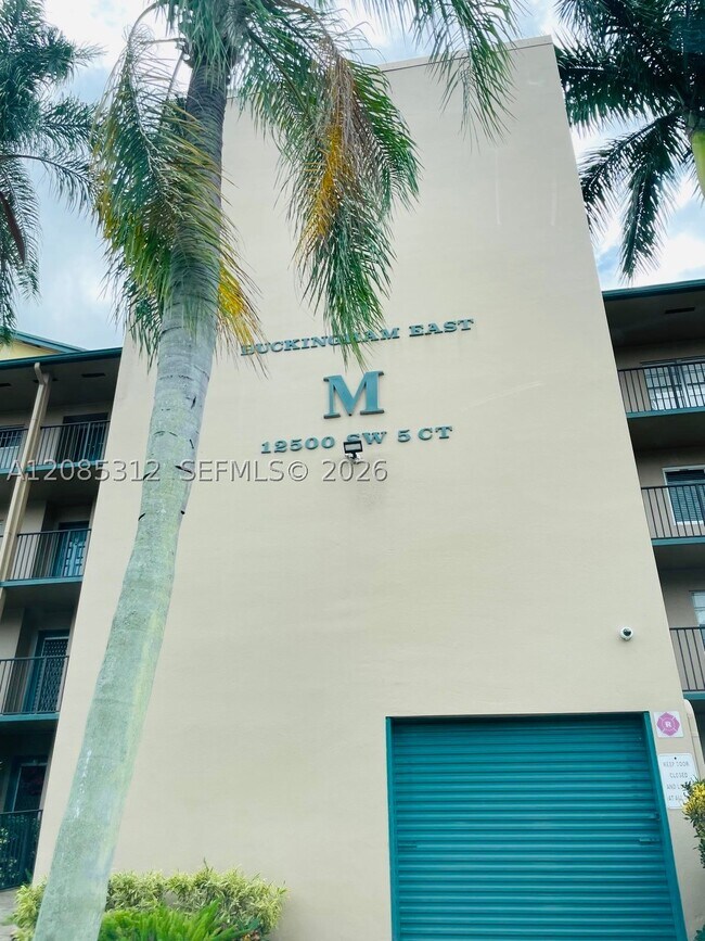 Building Photo - 12500 SW 5th Ct