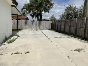 Building Photo - 13201 SW 274th Terrace
