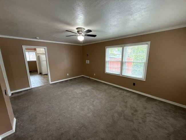 Building Photo - 465 Madrona Ave SE