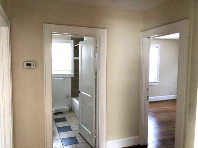 Foto del edificio - UPSTAIRS DUPLEX