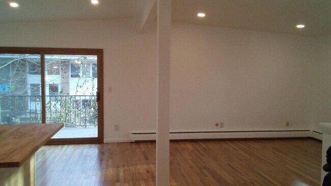 Open Concept Living - 519 Virginia Ave