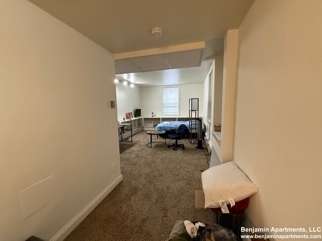 Building Photo - 508 Beacon St