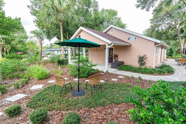 Foto del edificio - 332 Harris Ave