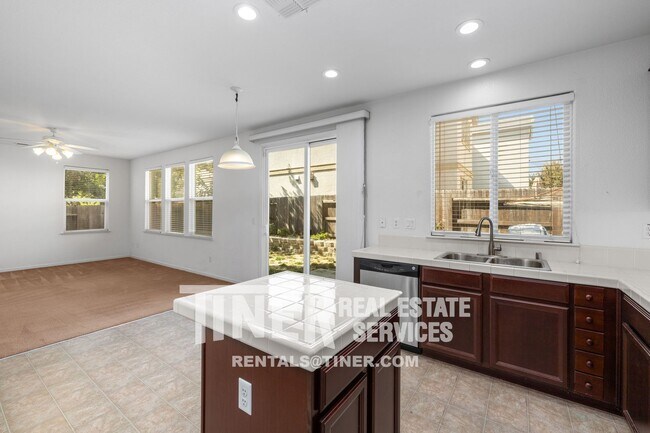 Building Photo - Beautiful Natomas Home