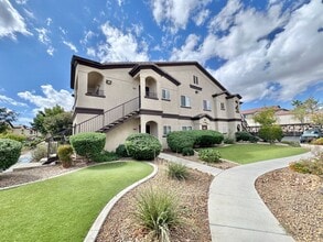 Building Photo - 2291 W Horizon Ridge Pkwy
