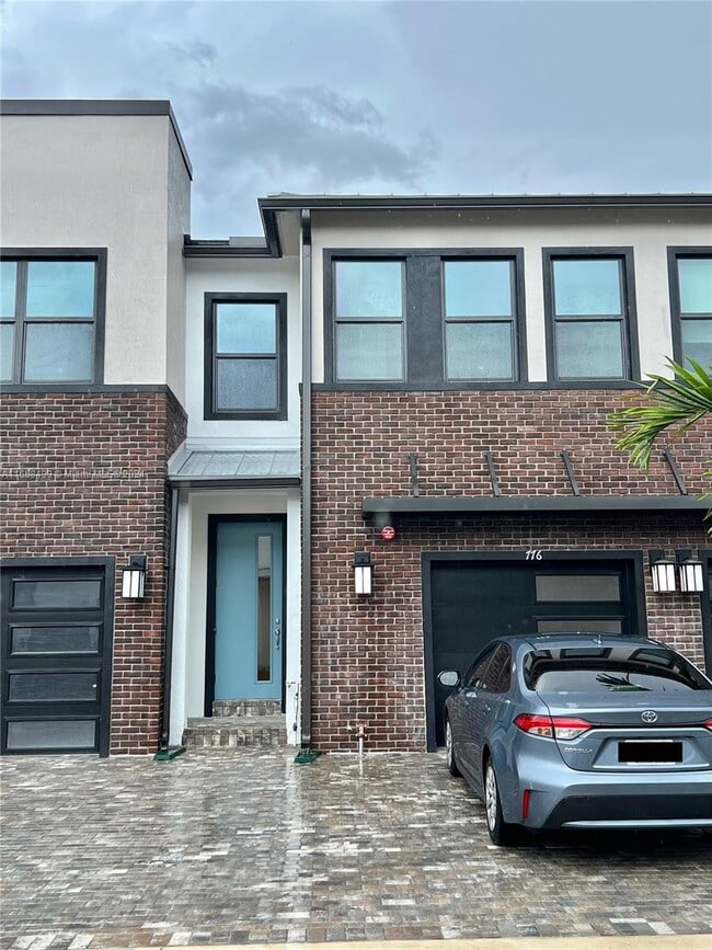 Building Photo - 130 S University Dr