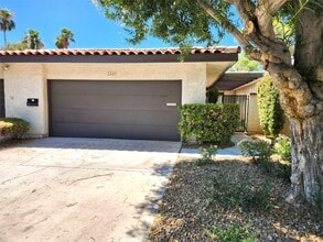Building Photo - 2485 Palmera Dr