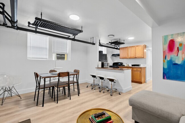 Foto del edificio - 7505 Palisade Ave