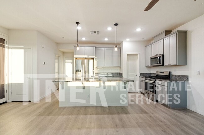 Building Photo - 3698 E Commerce Way