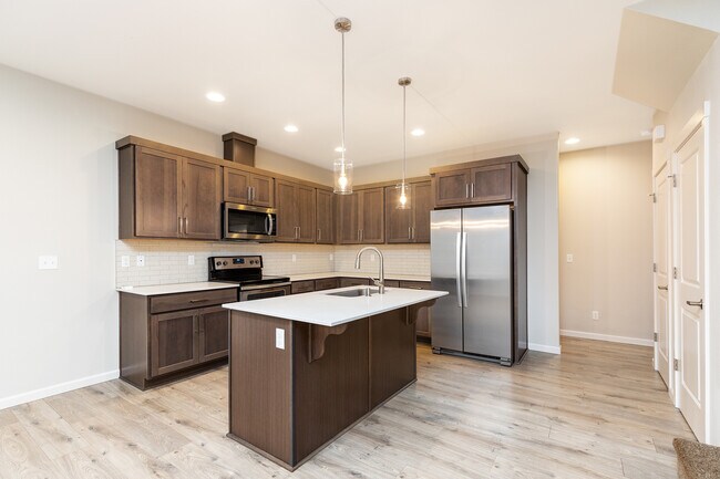 Building Photo - 2462 SW 185th Ave