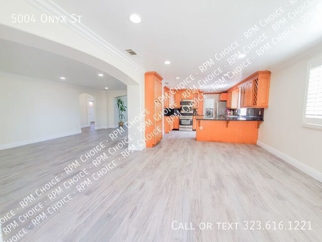 Building Photo - 5004 Onyx St