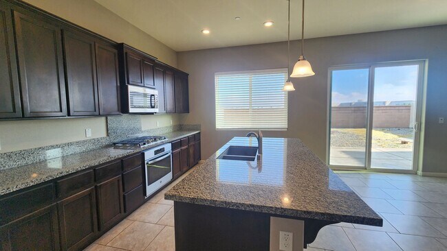 Building Photo - 10337 Ensemble Wy