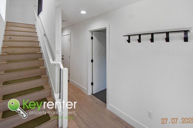 Foto del edificio - Newer Energy Efficient Luxury Townhouse in...