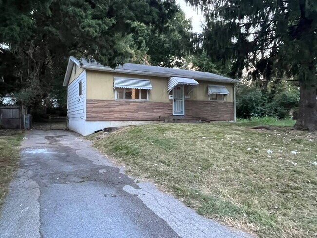 Building Photo - 10448 Lord Dr