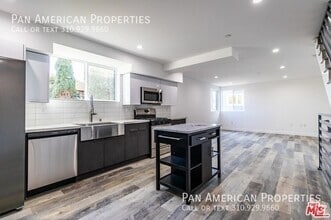 Building Photo - 1309 N Orange Dr