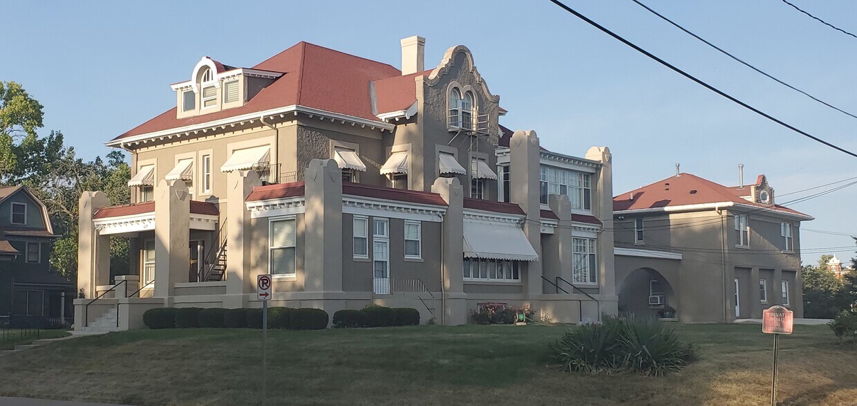 627 Ripley St, Davenport, IA 52803 Apartments Davenport, IA