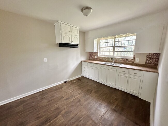 Building Photo - 5301 Main St