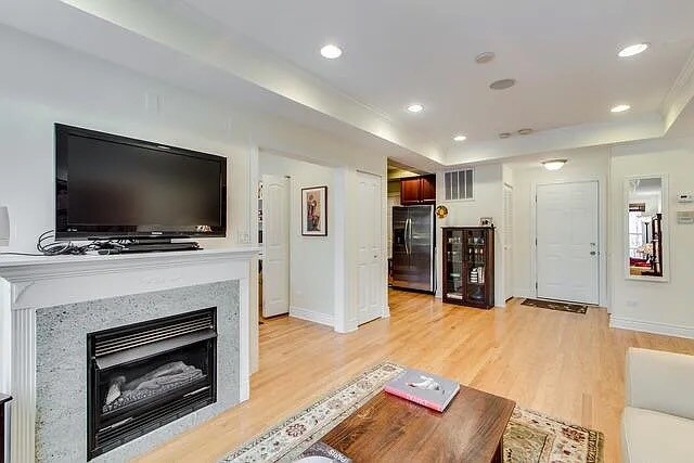 Foto del edificio - 6333 N Glenwood Ave