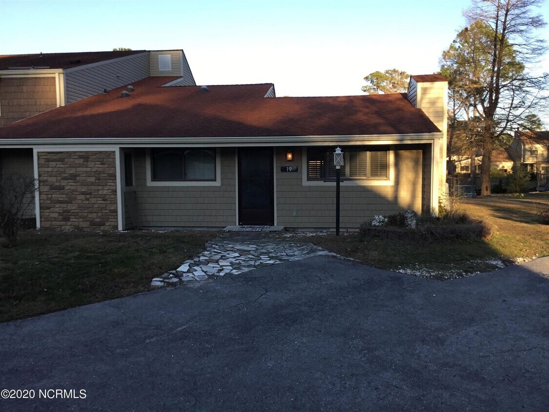 Foto principal - Waterfront Townhome