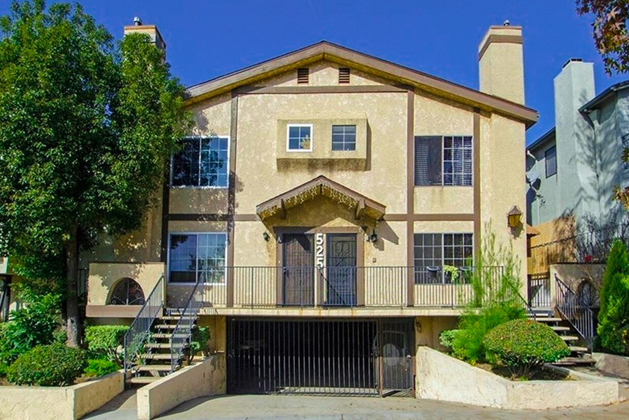 525 E Verdugo Ave, Burbank, CA 91501 Townhome Rentals in Burbank CA