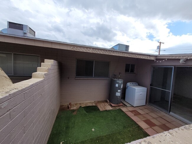 Foto del edificio - 3139 E Glenrosa Ave