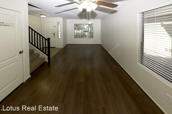 Foto del edificio - 4 br, 2.5 bath House - 28351 N Quartz St.