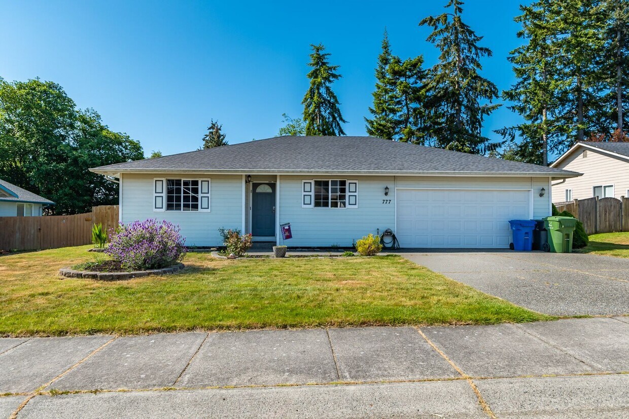 Primary Photo - 3 Bedroom 2 Bath Home
