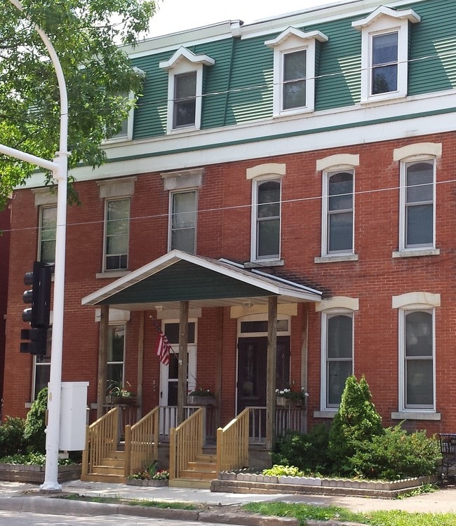 Building Photo - 1555 White St