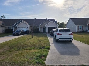 Building Photo - 180 Pine Hollow Rd