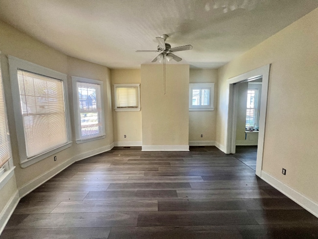 Foto del edificio - 10713 Lee Ave