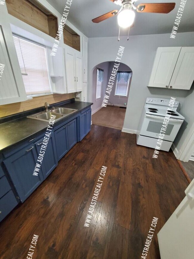 Building Photo - Adorable Independence Home-Showing in NOW!!