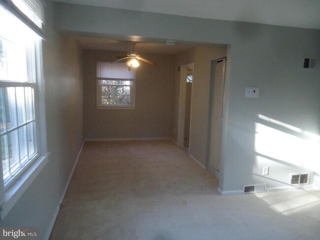 Building Photo - 2715 Iverson St