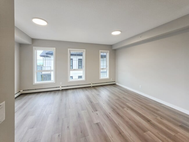 Building Photo - 100 Banister Dr