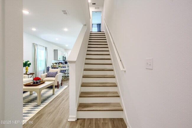 Building Photo - 85 Palma Dr