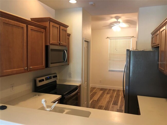 Foto del edificio - 1003 Fairwaycove Ln