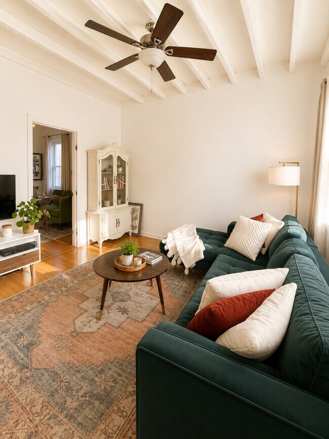 Foto del edificio - 725 N Throop St