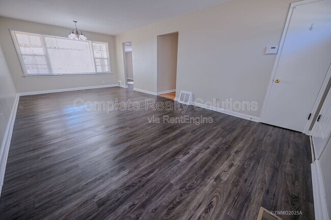 Foto del edificio - 10200 Tappan Dr
