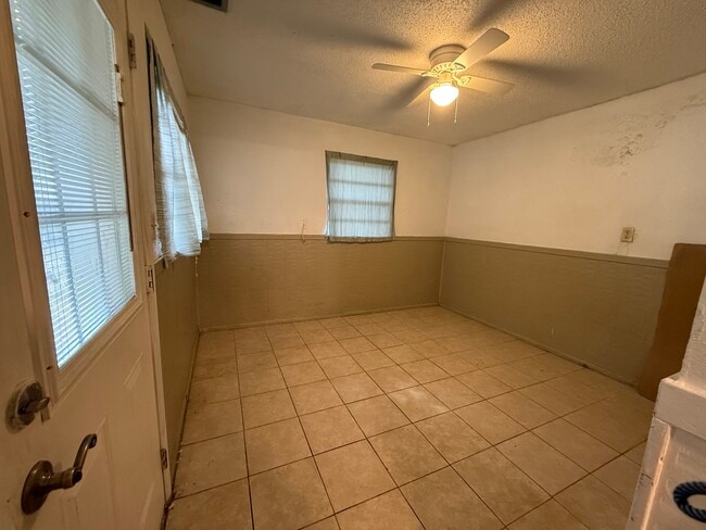 Foto del edificio - 6733 Fern Cir