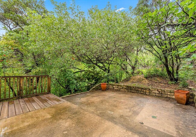Building Photo - Refined Northwest Austin Living in Lakewood | Peaceful Setting, Thoughtfully Updated Interiors