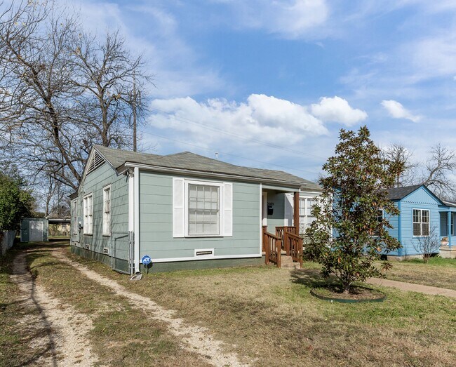 Building Photo - 2609 Herring Ave